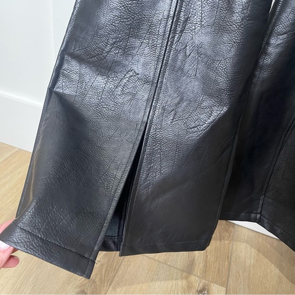 Princess Polly Caught a Vibe Ultra V PU Pants - Picture 9 of 11